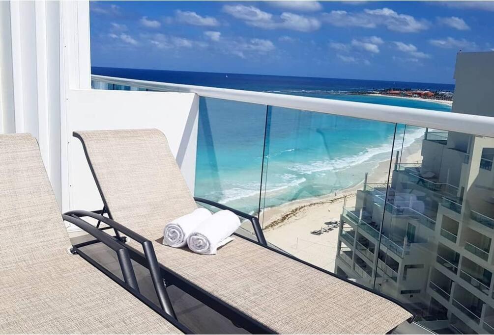 Estudio A Pie De Playa, Increibles Vistas, Amanecer, Atardecer, Balcon, Gym, Jacuzi, 1807 Cancun