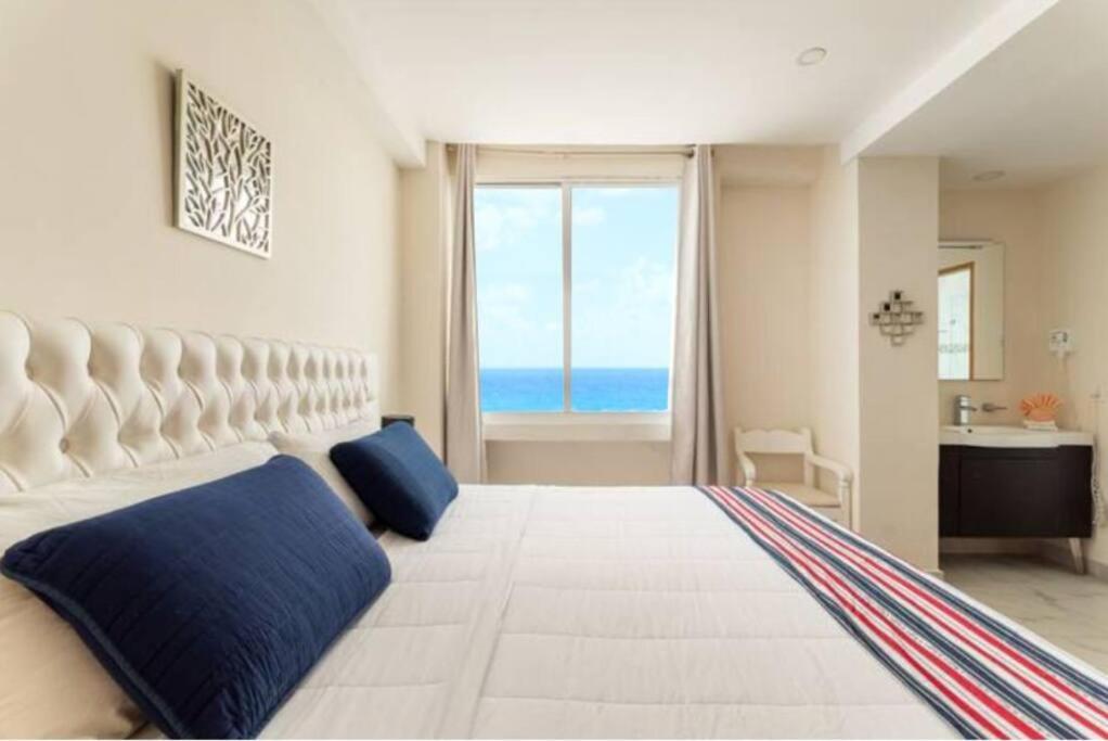 Ocean Front 2c, New Listing Apartment Cancun
