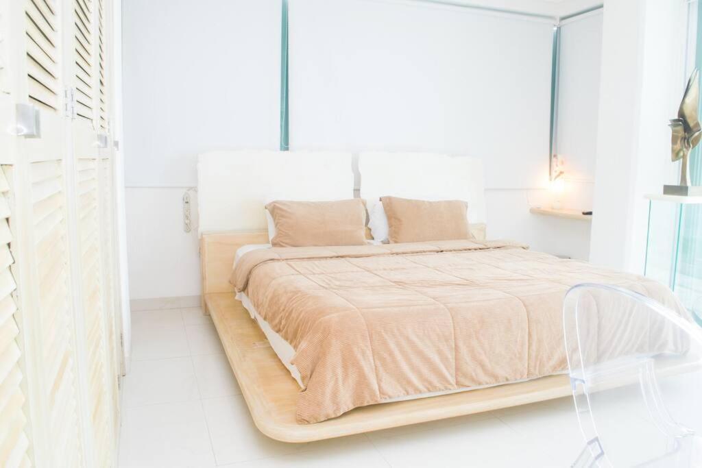 Estudio A Pie De Playa, Increibles Vistas, Amanecer, Atardecer, Balcon, Gym, Jacuzi, 1807 Apartment