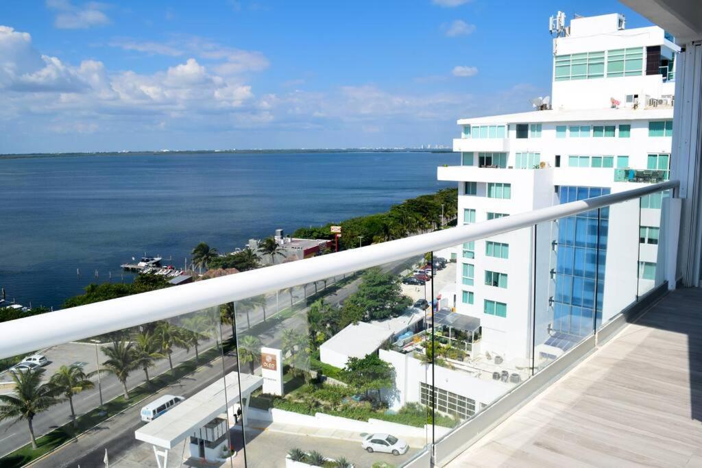 Estudio A Pie De Playa, Increibles Vistas, Amanecer, Atardecer, Balcon, Gym, Jacuzi, 1807 Apartment Cancun