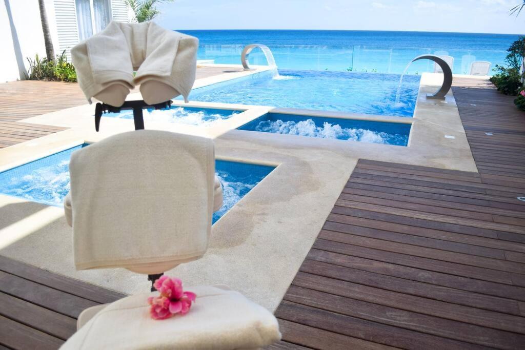 Estudio A Pie De Playa, Increibles Vistas, Amanecer, Atardecer, Balcon, Gym, Jacuzi, 1807 Apartment Cancun