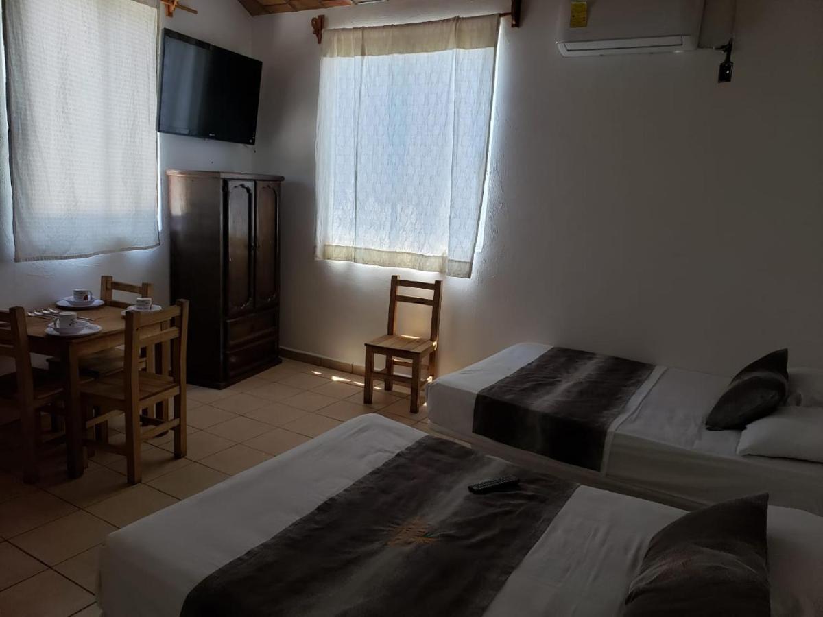 Hotel Tropical Los Ayala