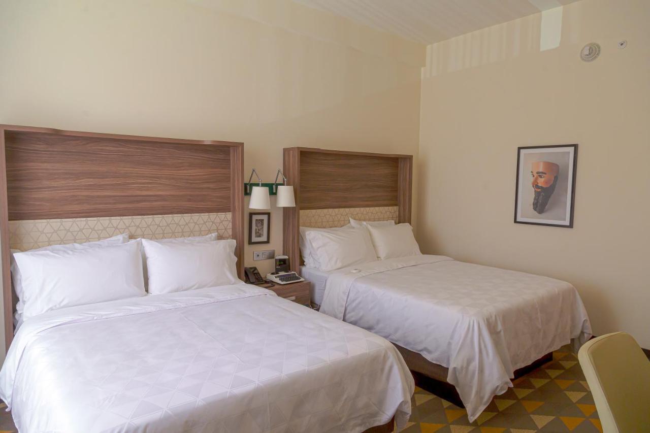 Hotel By Ihg