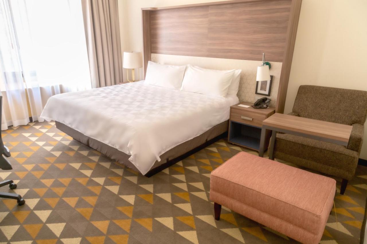 Hotel By Ihg
