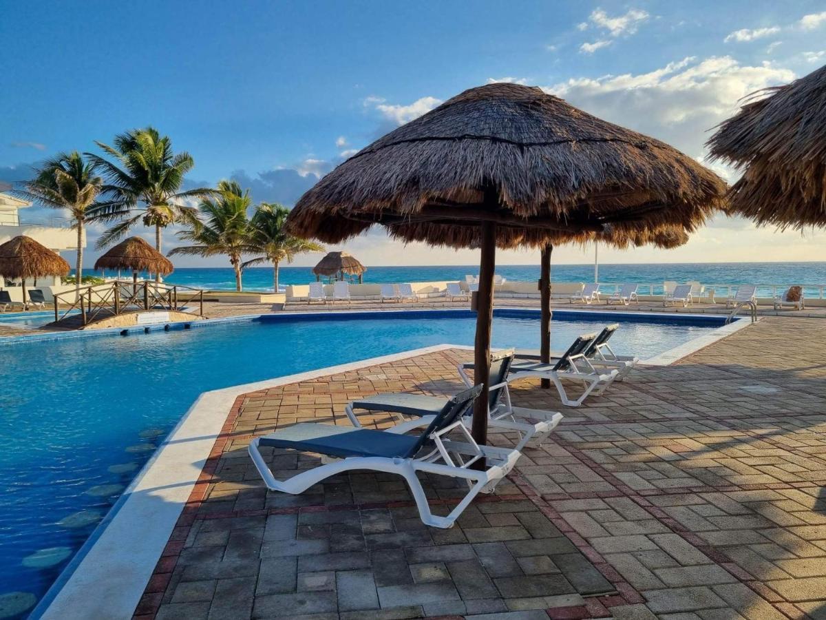 Ocean View Three Bedroom, Three Story Penthouse By The Aparthotel