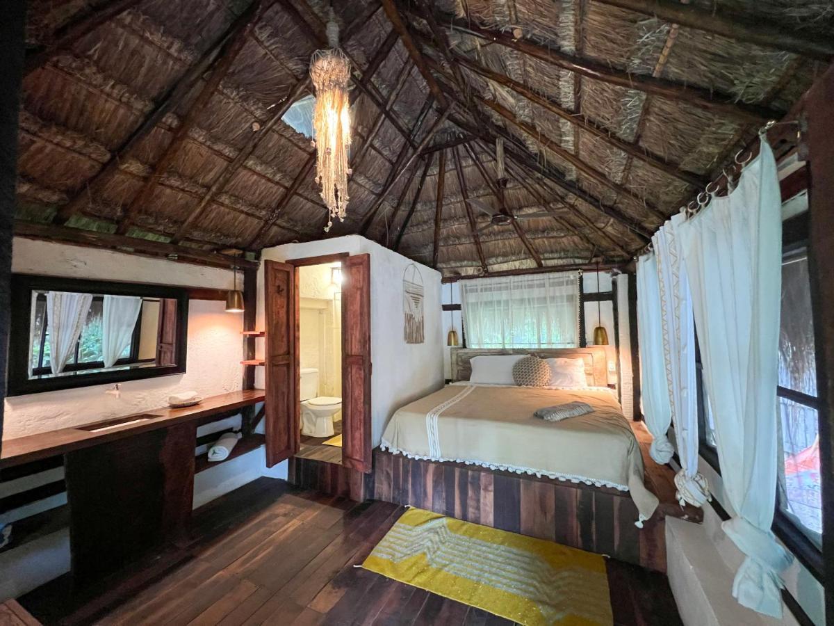 Santuario Front Oasis Hotel *