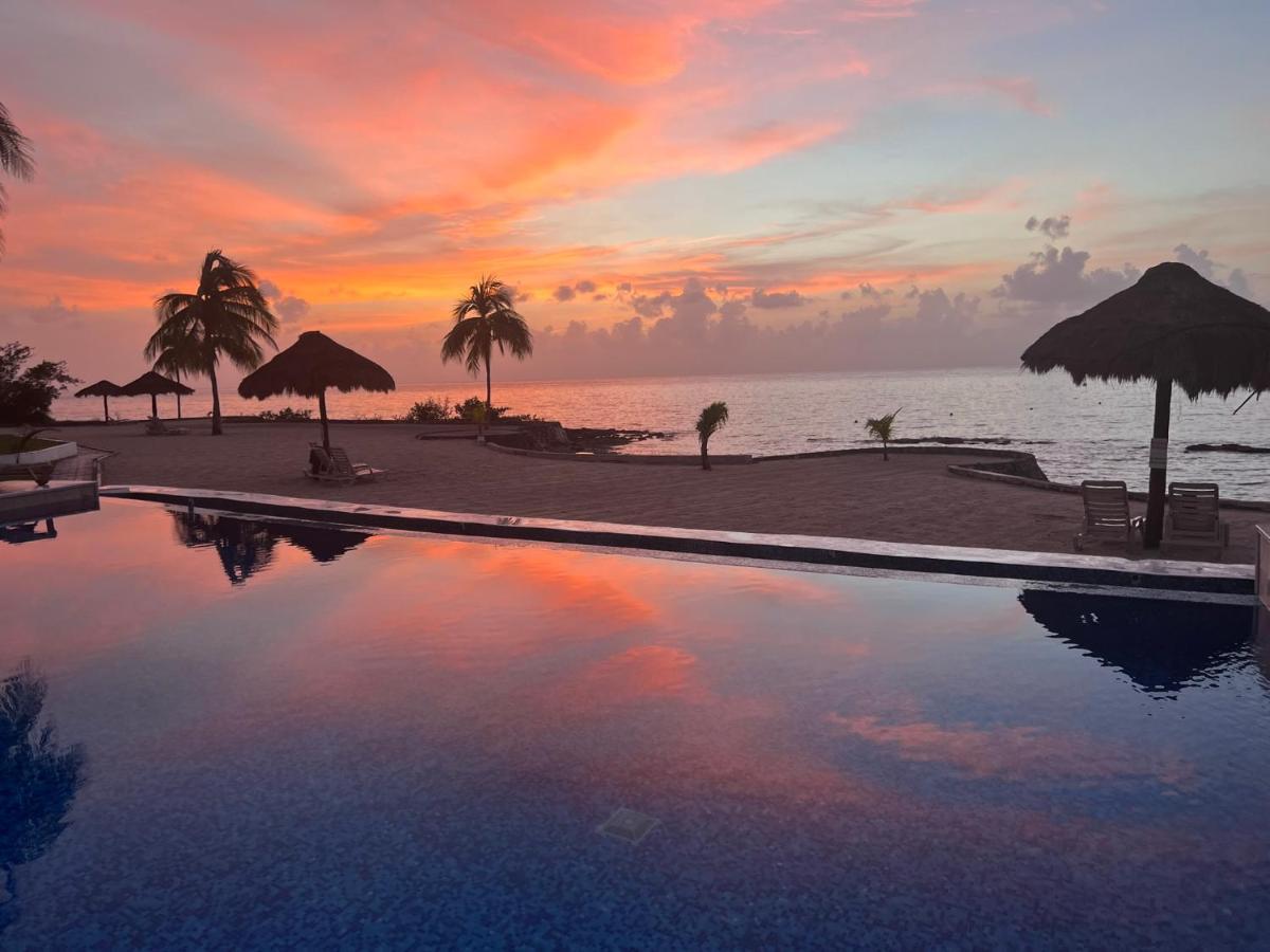 Holiday home The Queen Of House -luxury Beachfront Villa- Million Dollars View *