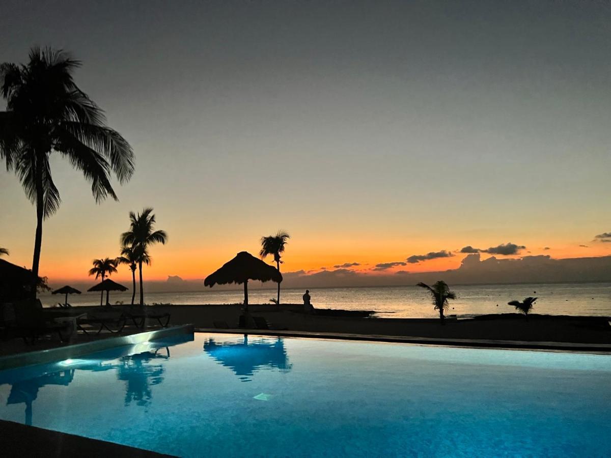 Holiday home The Queen Of House -luxury Beachfront Villa- Million Dollars View *