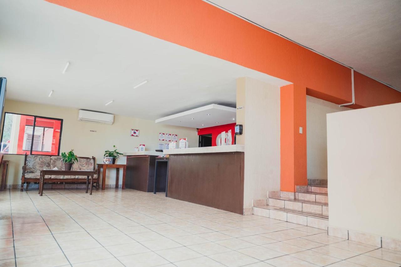 La Fuente, Hotel
