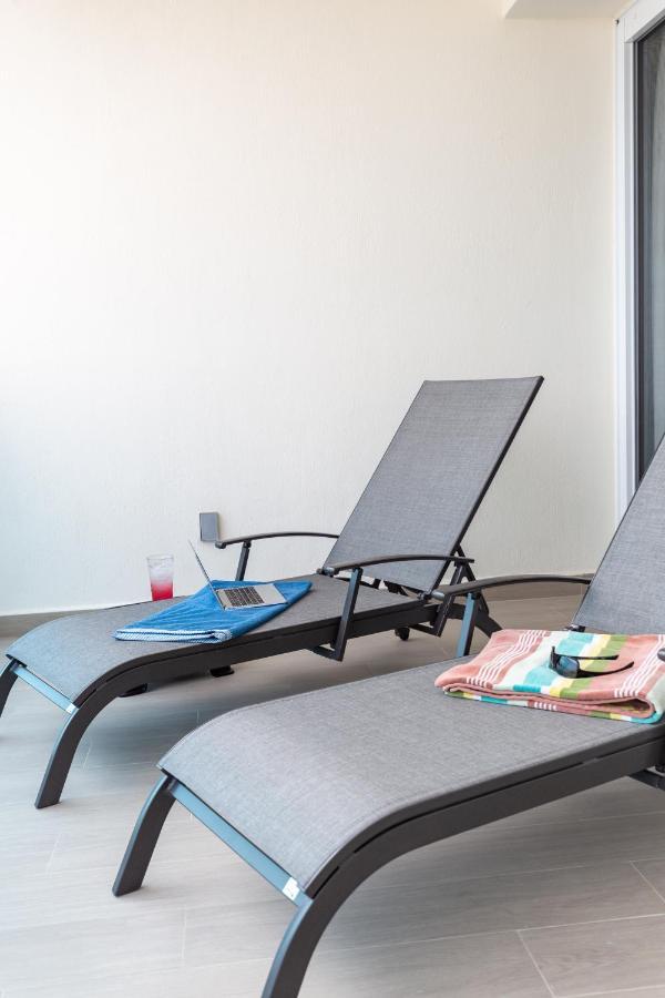 Apartment Brand New Contemporary 2 Bd Oceanfront At Encantame Towers Verano E302