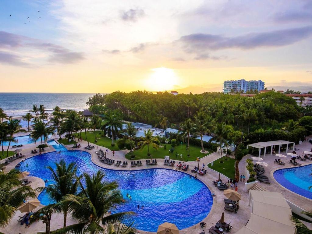 Breathtaking Magna Beachfront 3 Bedrooms Sleeps 6 *