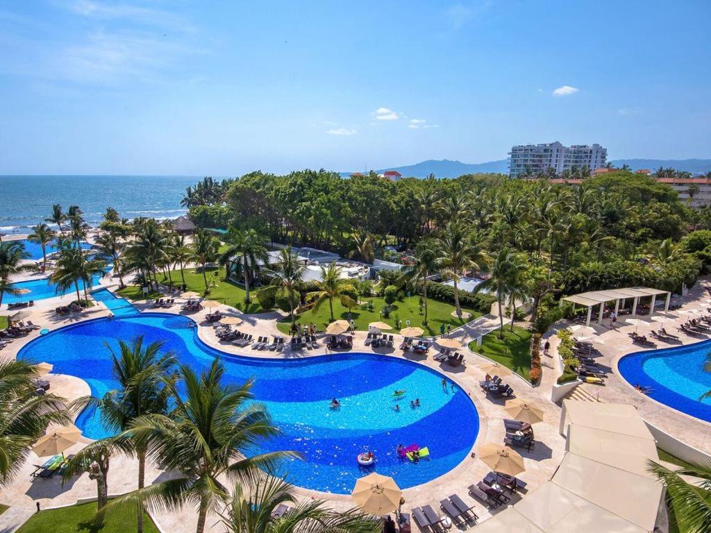 Breathtaking Magna Beachfront 3 Bedrooms Sleeps 6 *