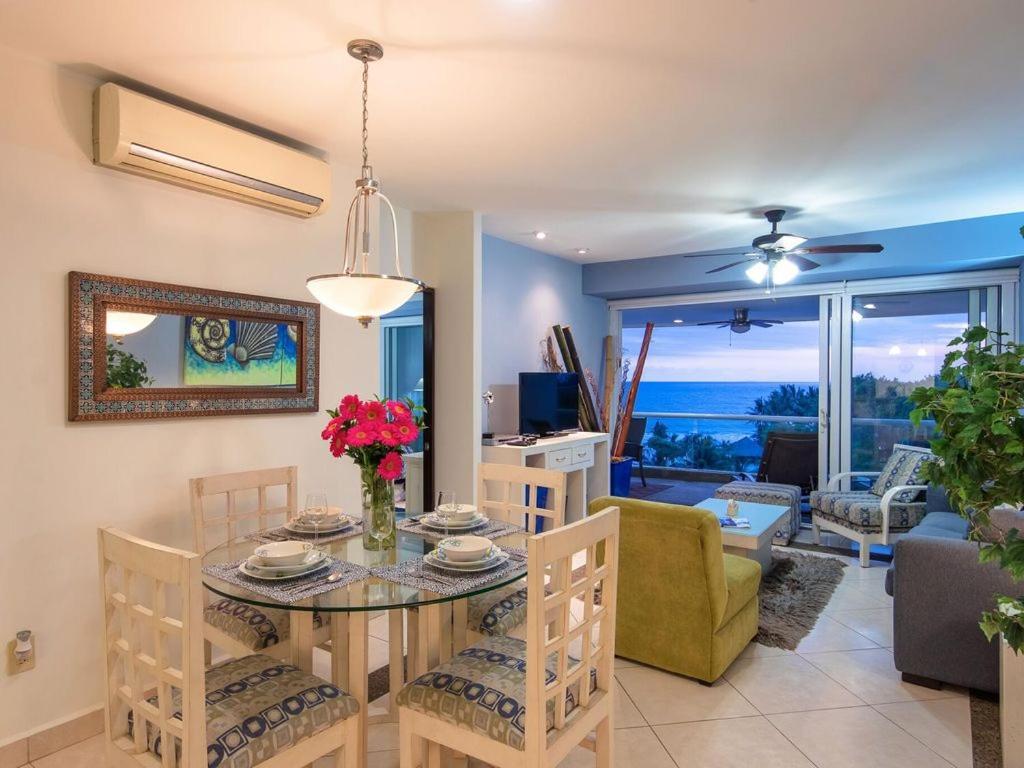 Breathtaking Magna Beachfront 3 Bedrooms Sleeps 6 Holiday home Nuevo Vallarta
