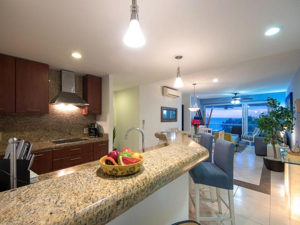 Breathtaking Magna Beachfront 3 Bedrooms Sleeps 6 * Nuevo Vallarta