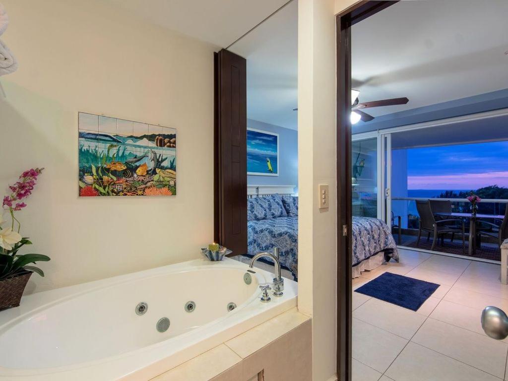 Breathtaking Magna Beachfront 3 Bedrooms Sleeps 6