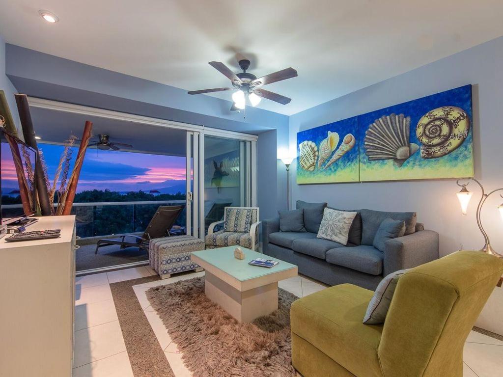 Breathtaking Magna Beachfront 3 Bedrooms Sleeps 6 Holiday home