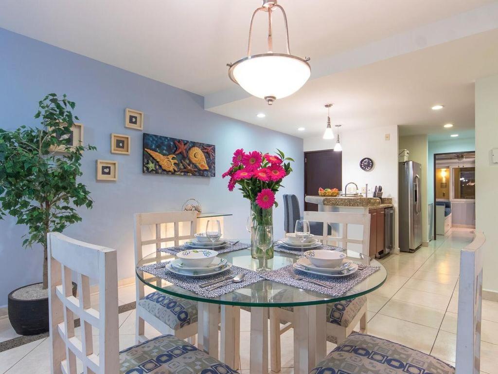 Breathtaking Magna Beachfront 3 Bedrooms Sleeps 6 *