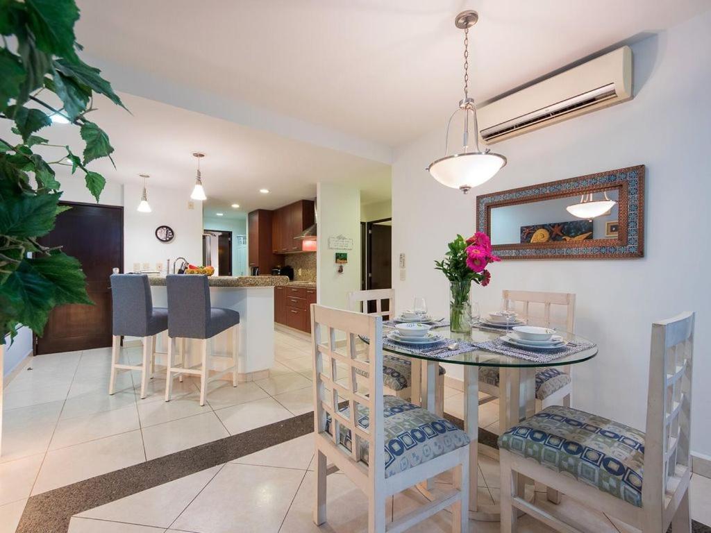 Breathtaking Magna Beachfront 3 Bedrooms Sleeps 6 Holiday home Nuevo Vallarta