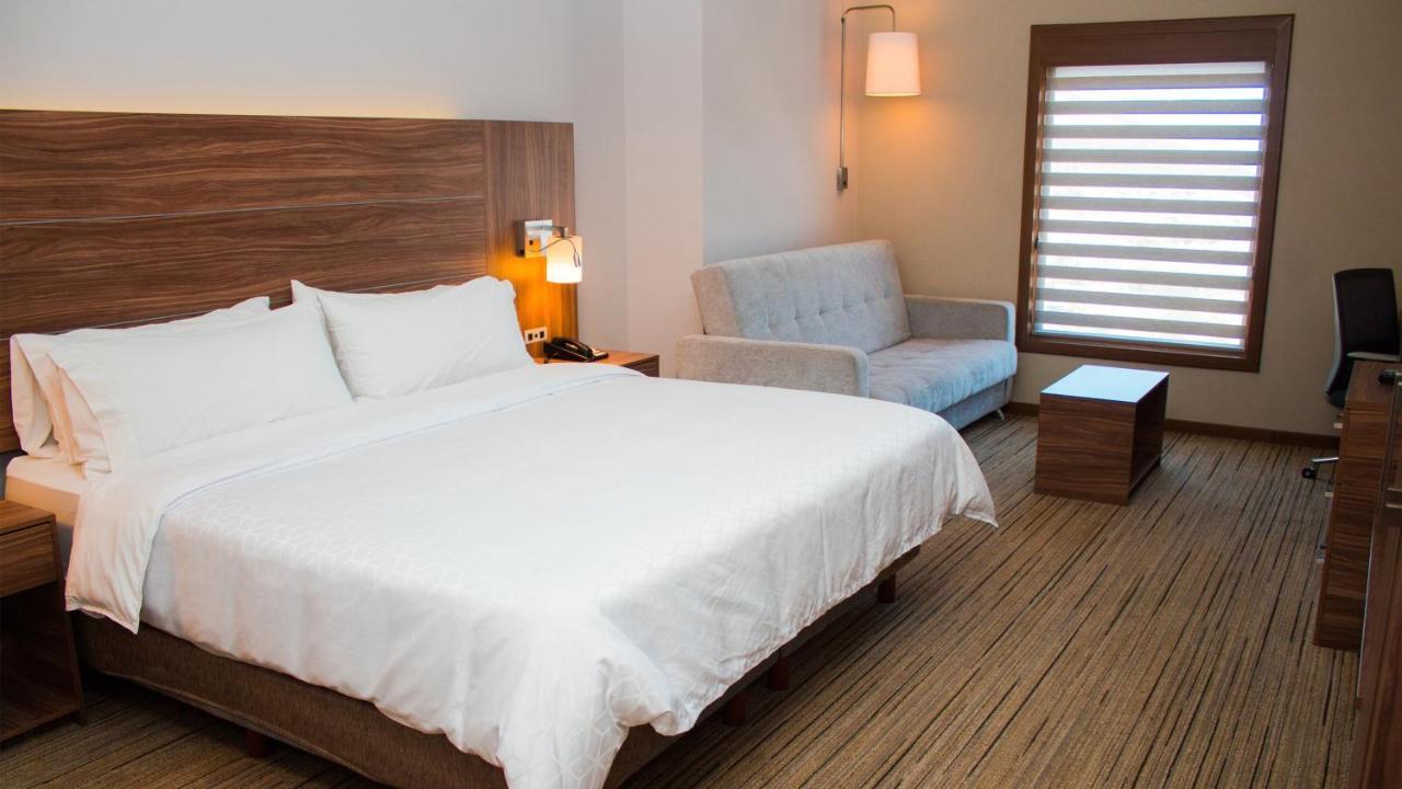 Express By Ihg Hotel Guaymas