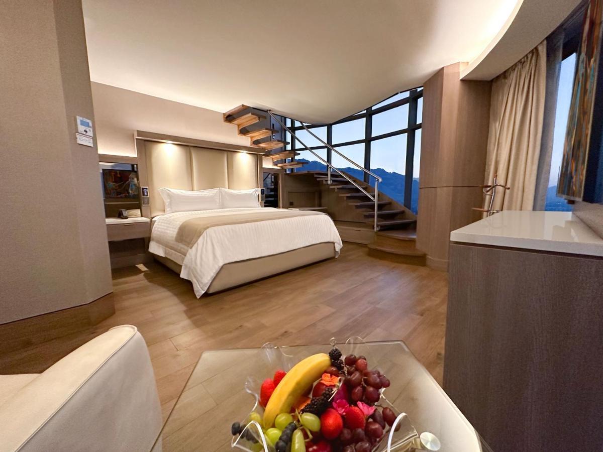 Safi Royal Luxury Metropolitan Hotel