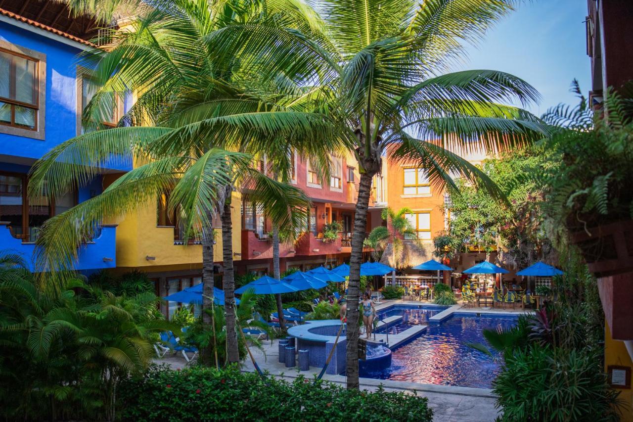 Casa Loteria: Colorful Family Retreat With Pool In Pueblito 4*