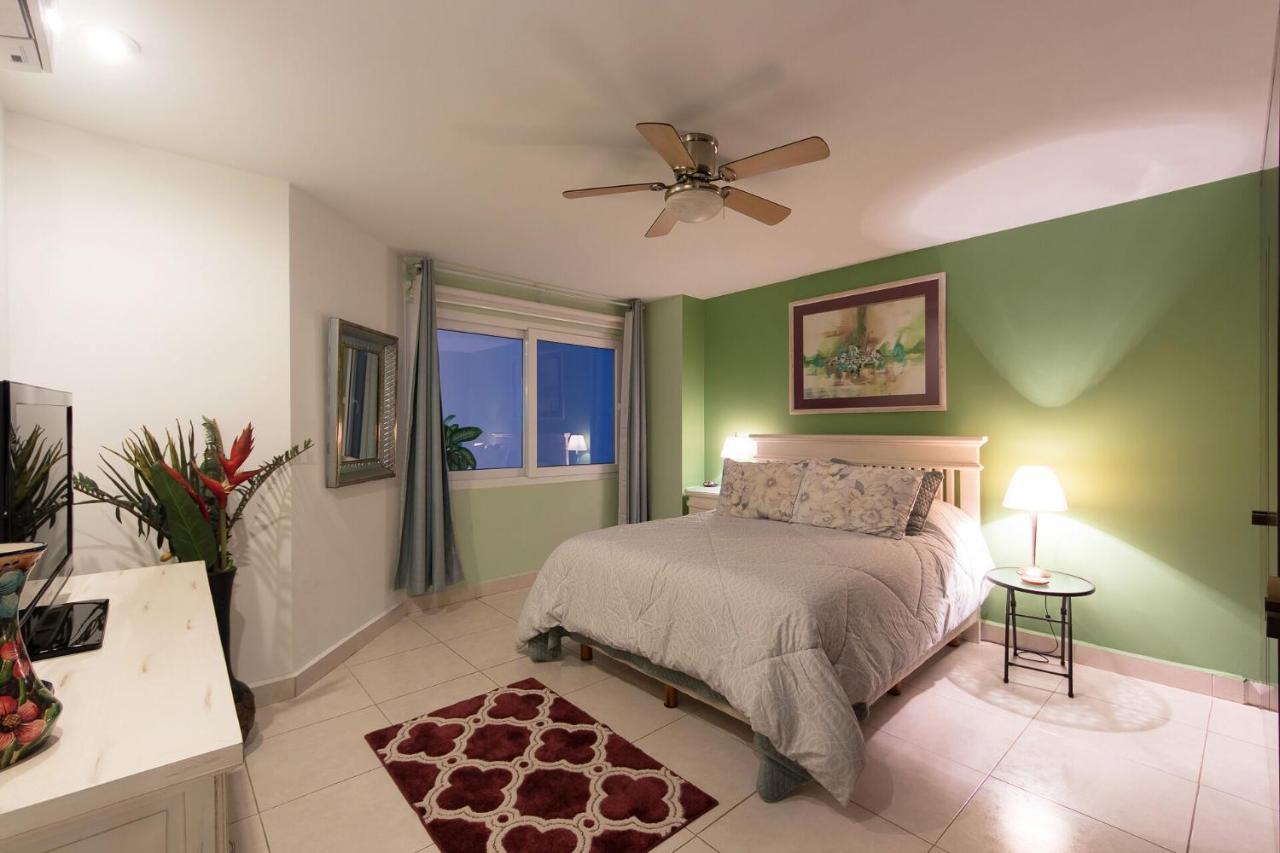 Breathtaking Magna Beachfront 3 Bedrooms Sleeps 6 *