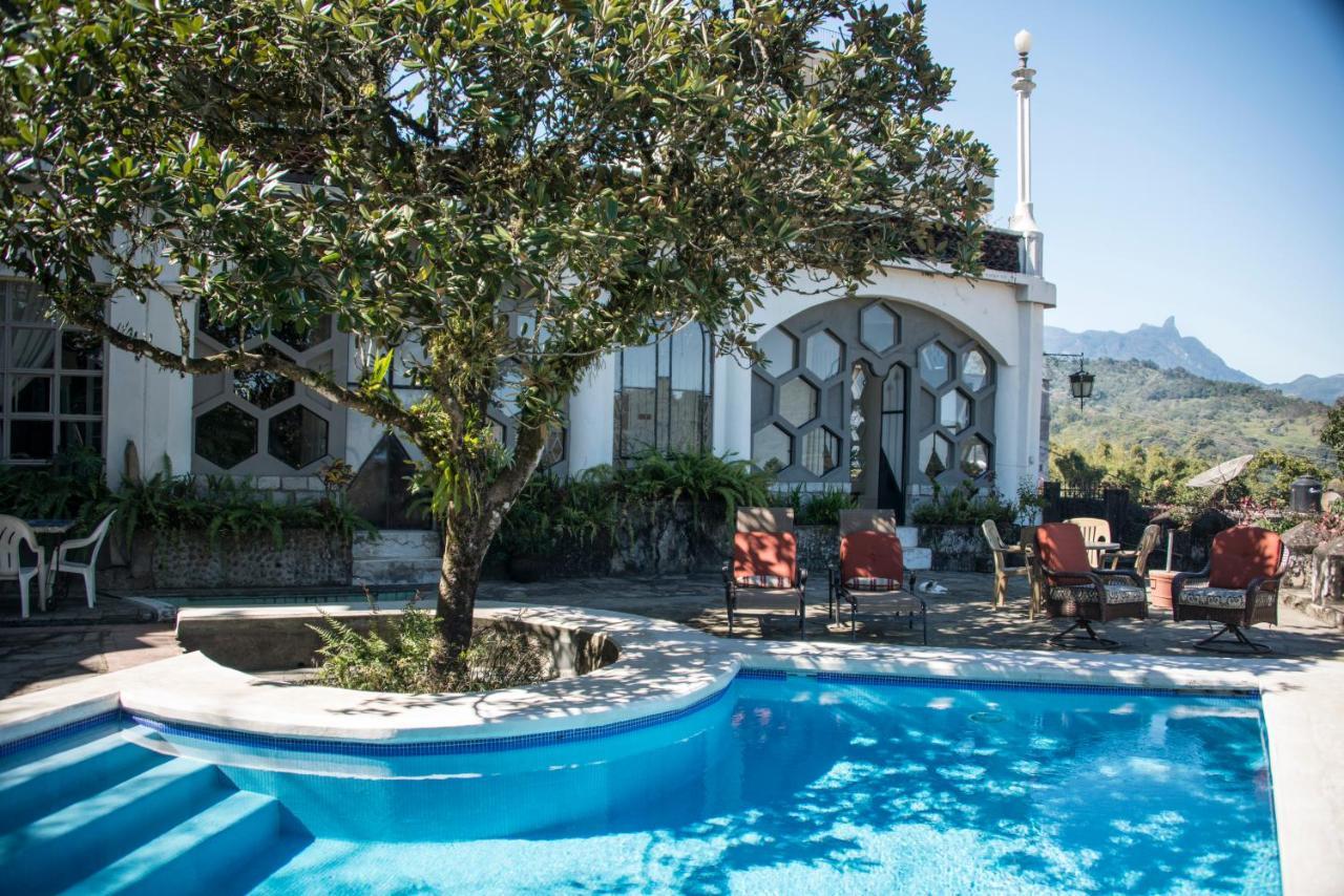 El Castillo Hotel