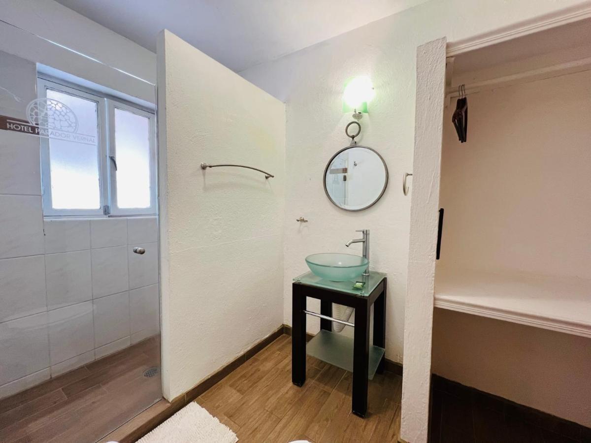 Hotel Vernal Bernal