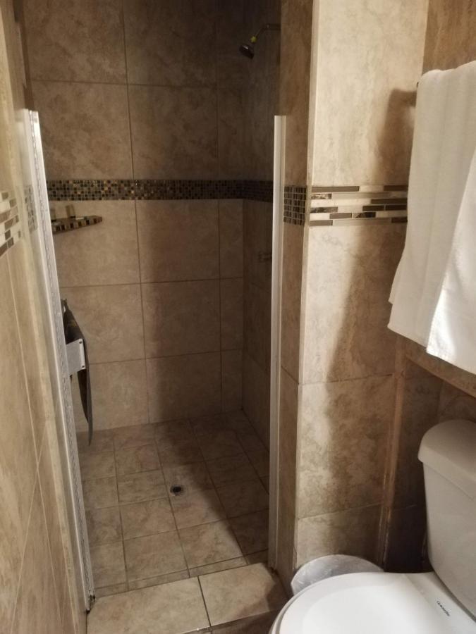 Leon Rojo Aparthotel Tijuana