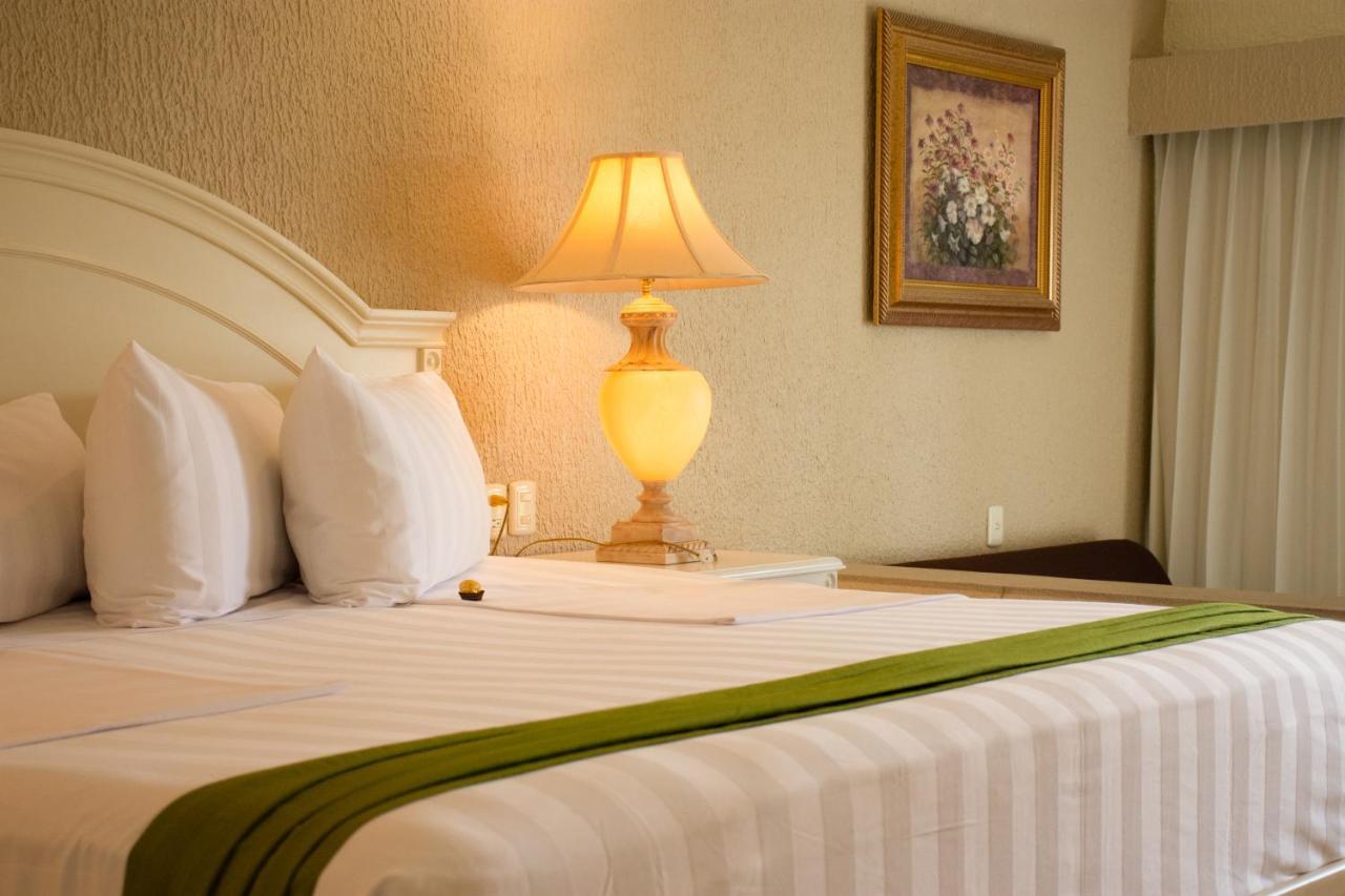 Excelaris Grand Conventions & Hotel 5*