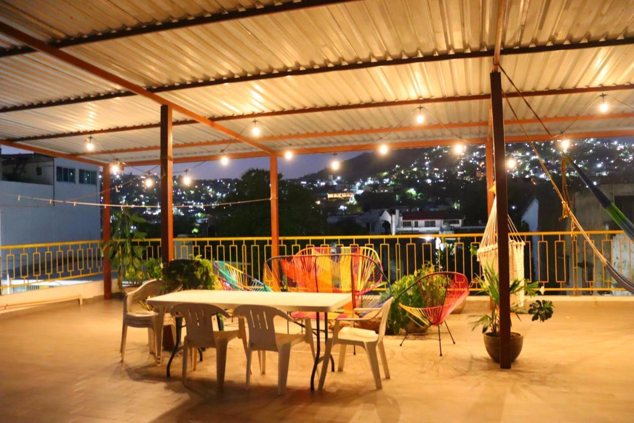 Casa Mandarine , Amazing Private W Balcony, Rooftop, Hammocks, Ac, Smartv, 100mbs! Zihuatanejo