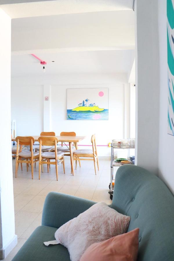 Casa Mandarine , Amazing Private W Balcony, Rooftop, Hammocks, Ac, Smartv, 100mbs! Guest house *