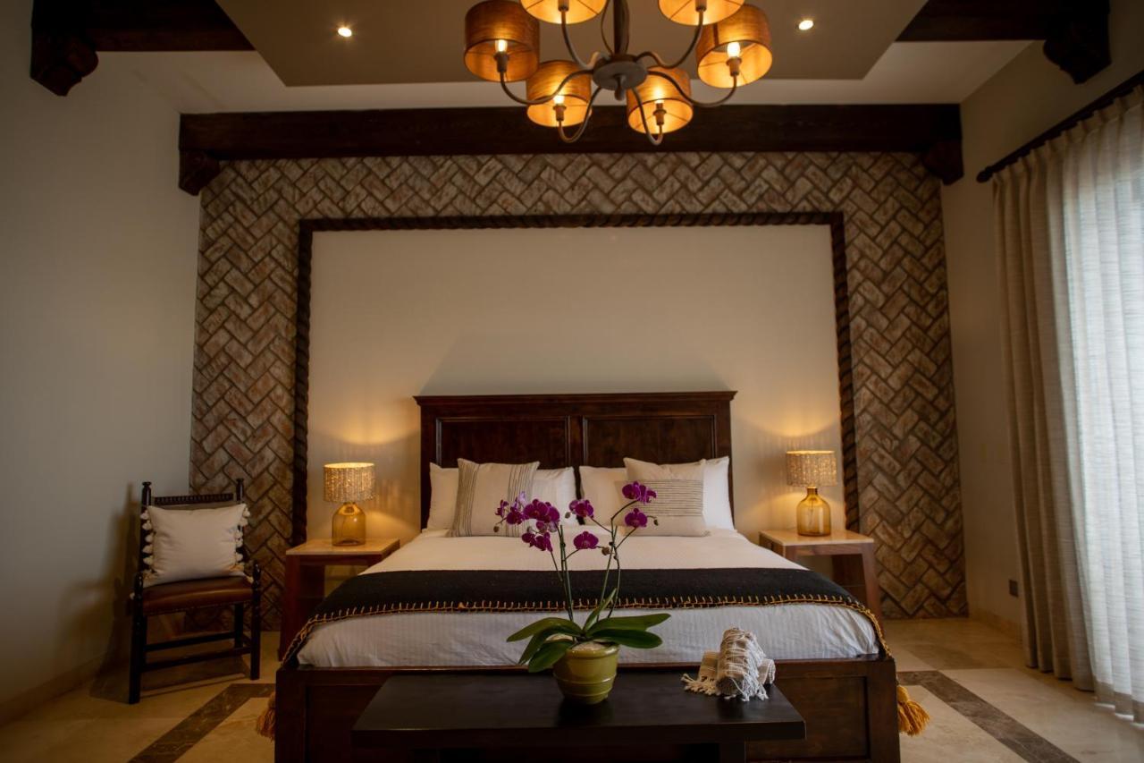 Orchid House Baja