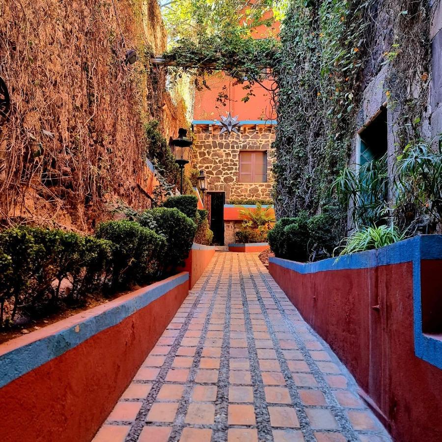 Hacienda De Flores Hotel