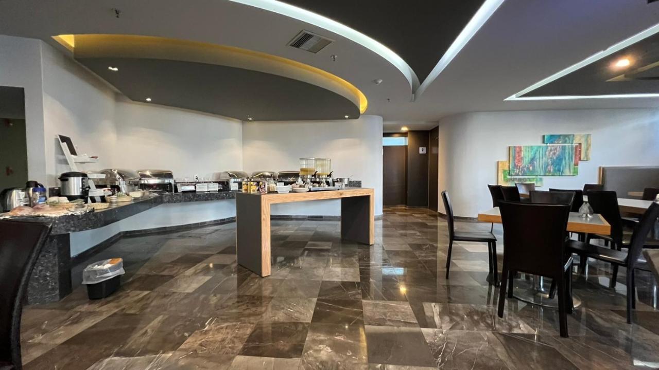 Hotel Ramada By Wyndham Santa Fe 4*