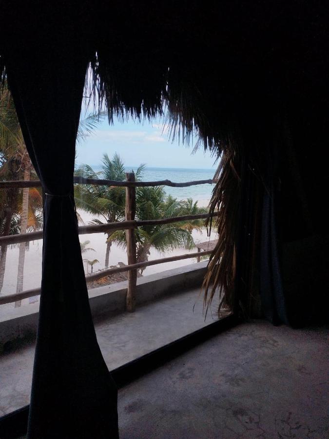 Casa Mate Beachfront Hotel