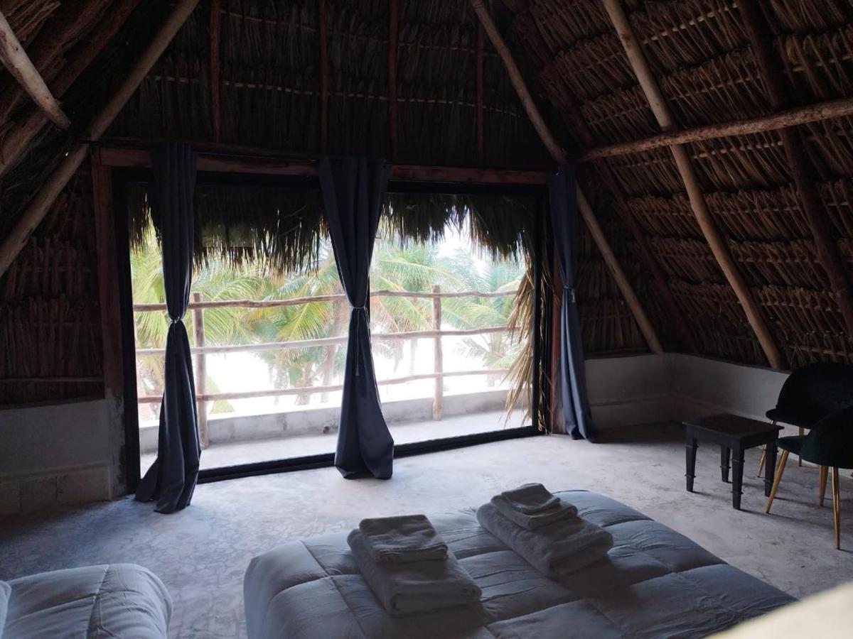 Casa Mate Beachfront Hotel