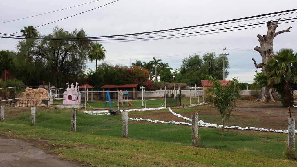 El Rancho 3*