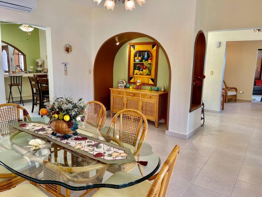 Casa Esperanza: Grand, Traditional Colonial