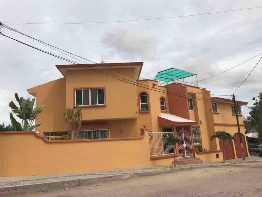 Casa Esperanza: Grand, Traditional Colonial Holiday home