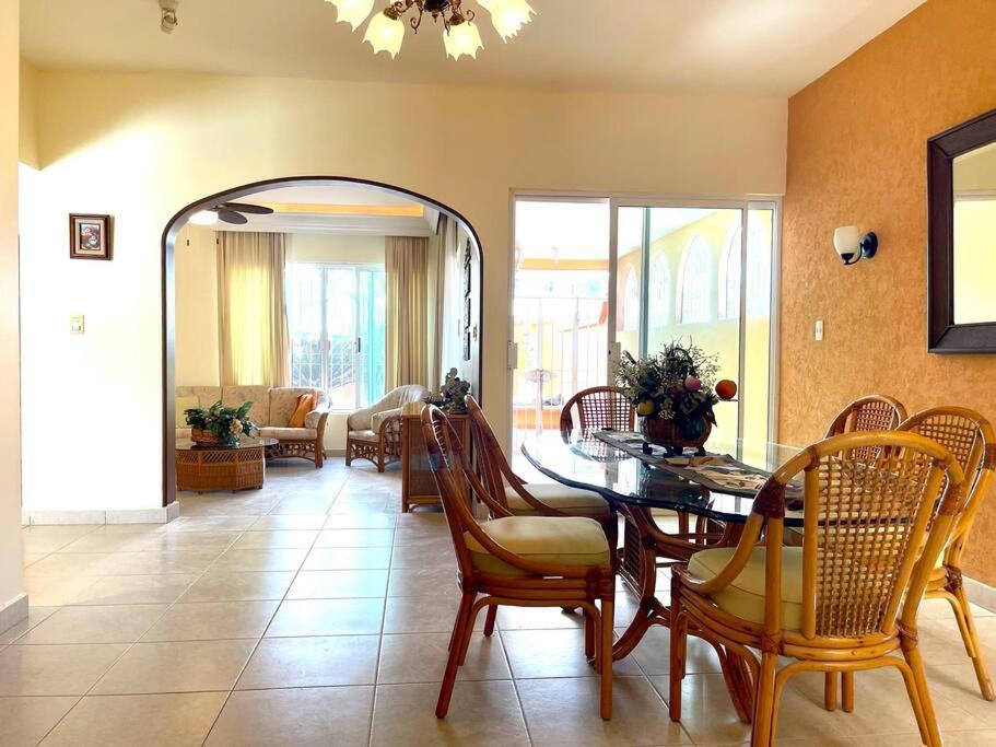 Holiday home Casa Esperanza: Grand, Traditional Colonial