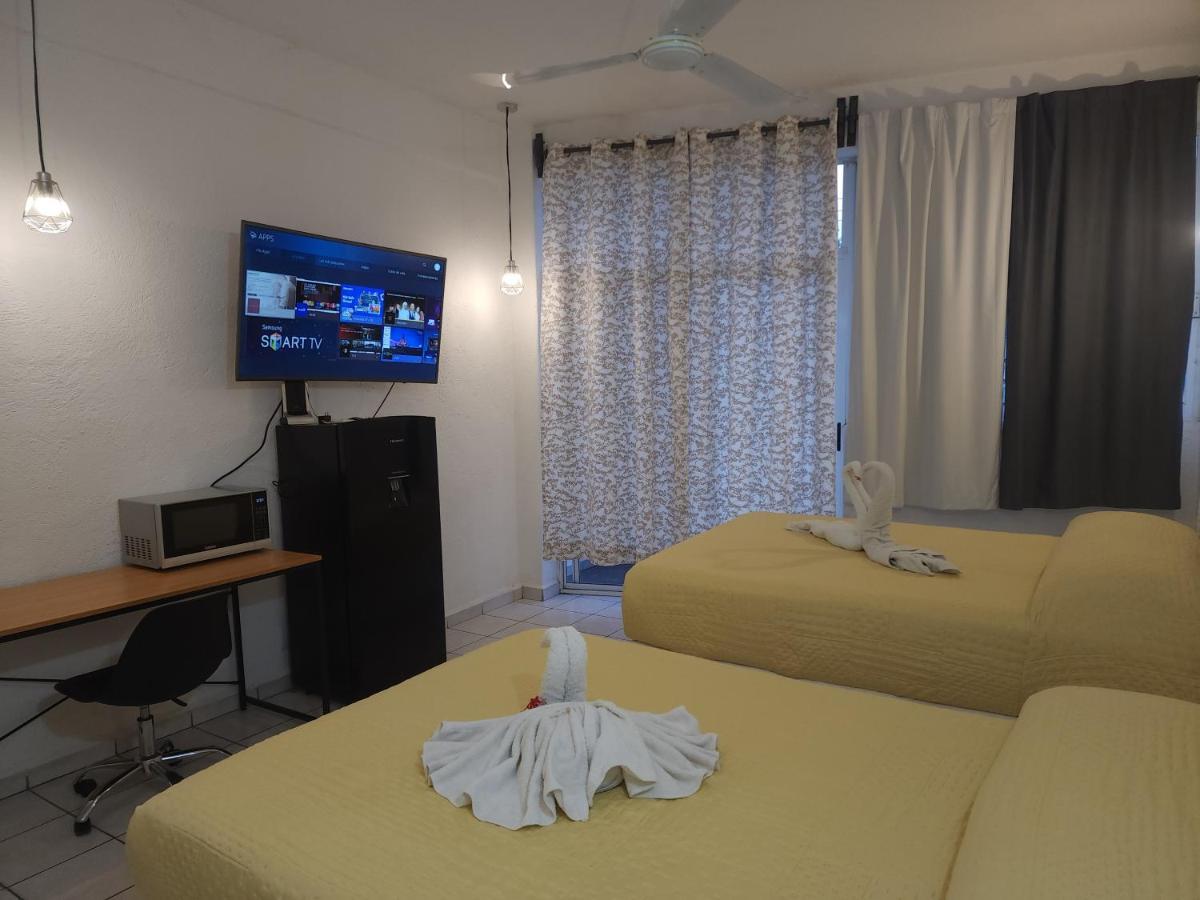 Lovely With Balcony Ac & Wi-fi, Minutes From Downtown!