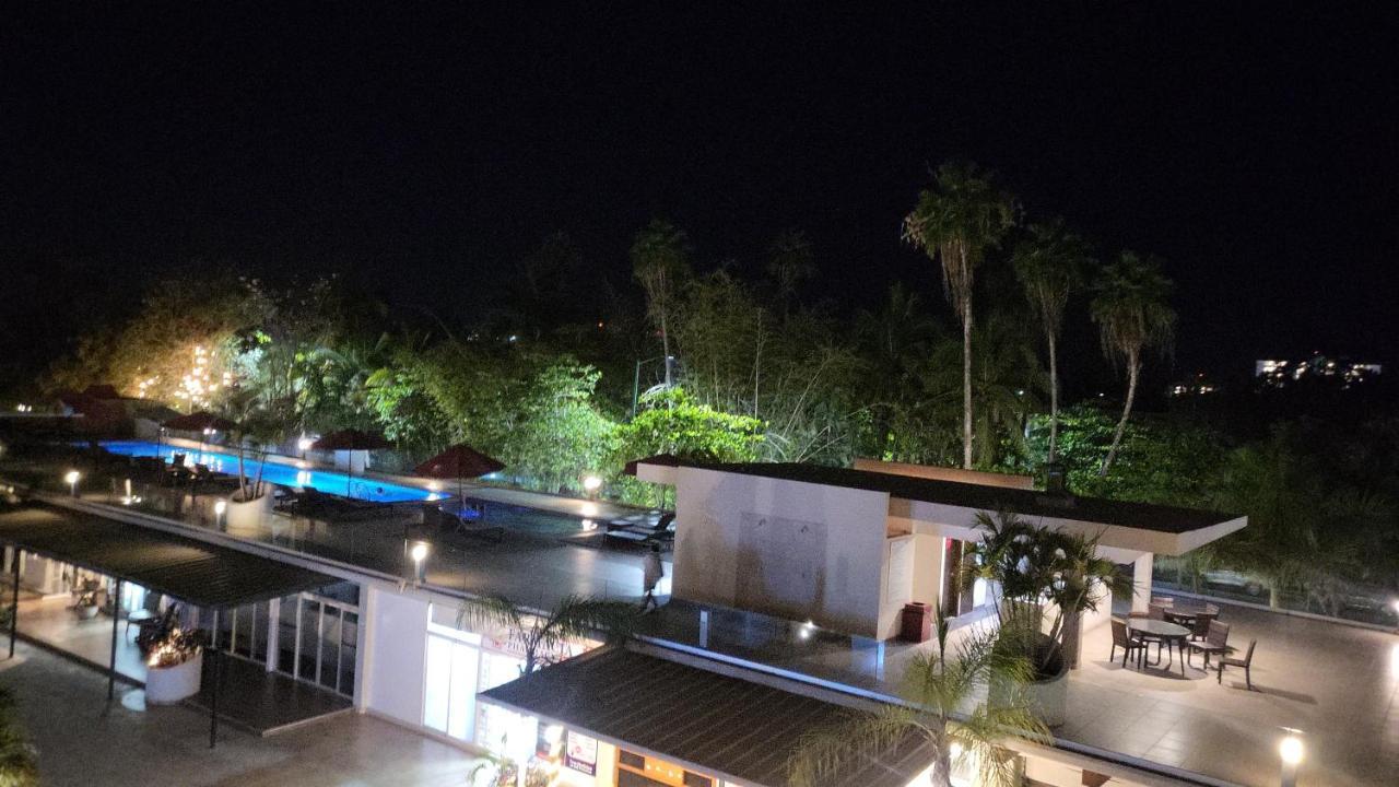 3.14 Living Y Plaza, Dep. 202 Apartment