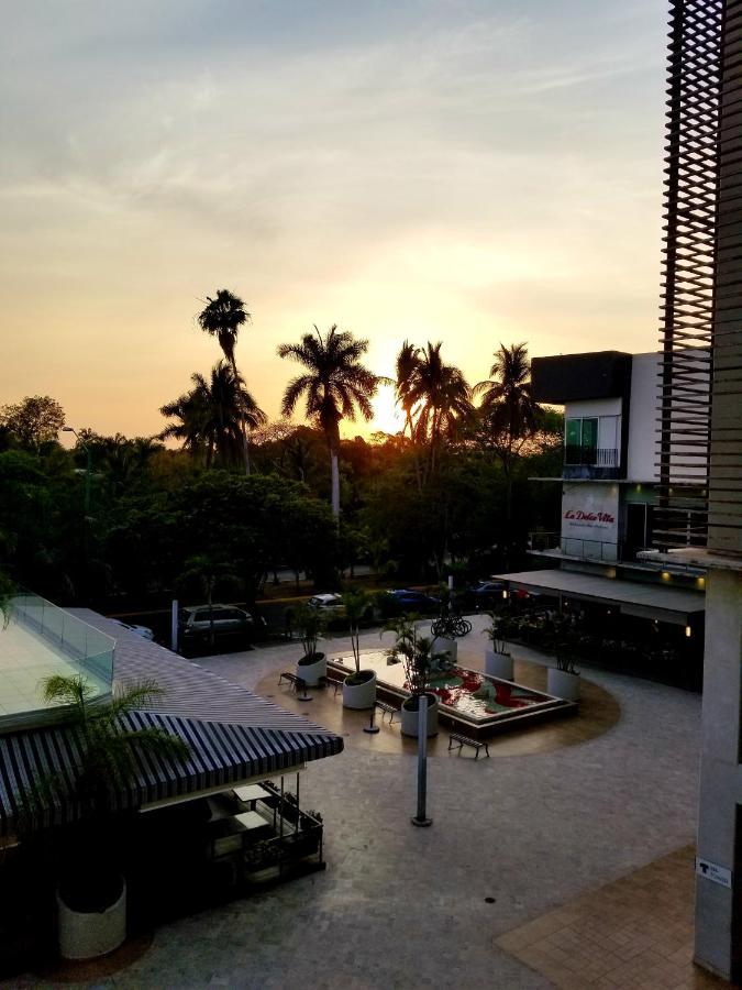3.14 Living Y Plaza, Dep. 202 Apartment *