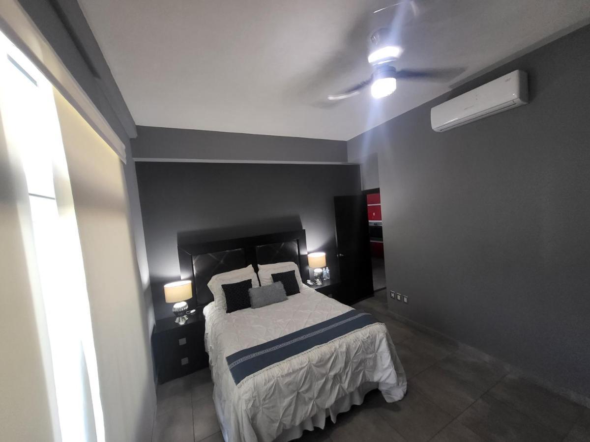 3.14 Living Y Plaza, Dep. 202 Apartment