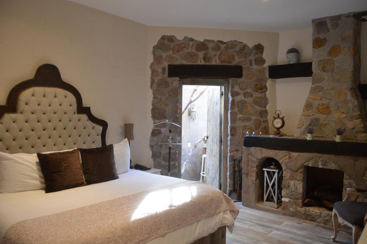 De Piedra Hotel