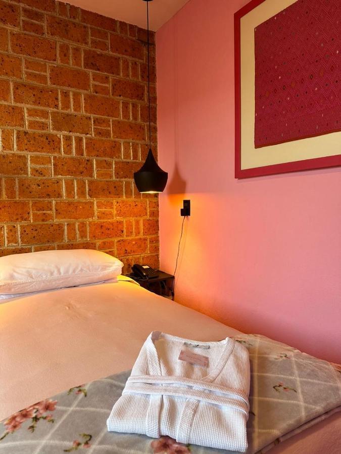 Hotel Casa Rosa & *