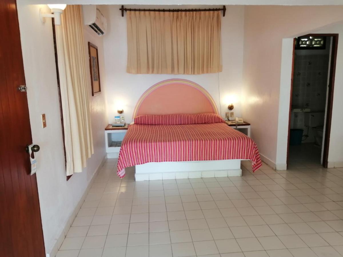 Catalina Resort Zihuatanejo