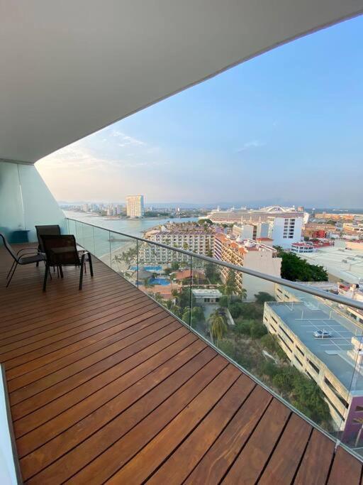 Apartment Icon - Beachfront, 3 Bedrooms + Puerto Vallarta