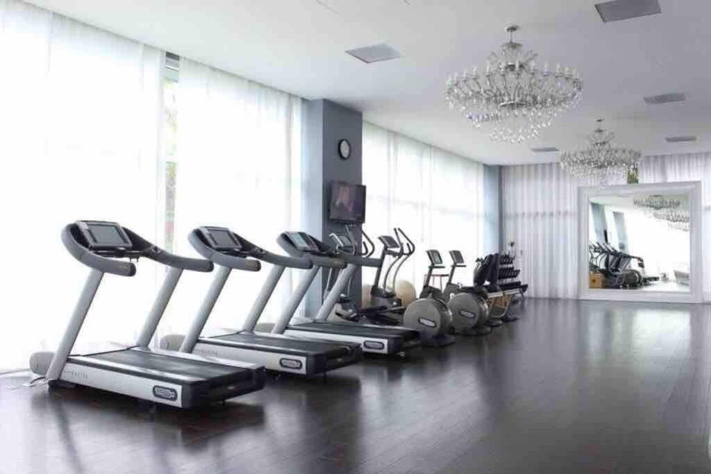 Icon - Beachfront, 3 Bedrooms + Apartment